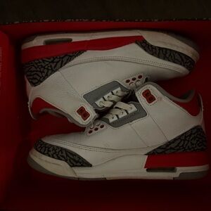 Nike White and Red Men's Sneakers size 5y(YOUTH)